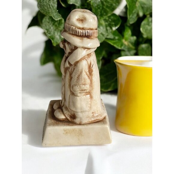 Vintage 1977 Russ Berrie & Co. Inc. Ceramic Figurine - Picture 4 of 7